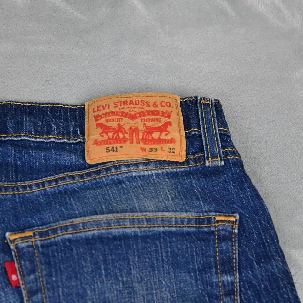 Levis Jeans 541 Mens 33x32 (32x30 Meas) Blue Denim